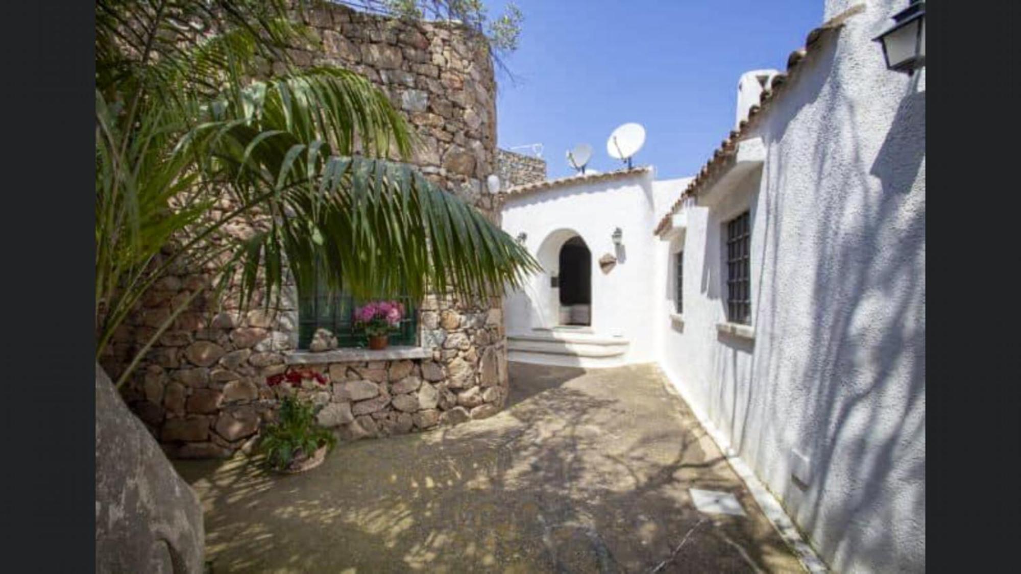 Seaside Villa In Porto Rotondo + Shared Pool Exterior photo